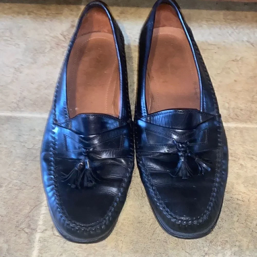 Allen Edmonds Rosario Black Leather Loafer shoes  w/ Tassles sz 10.5 B
